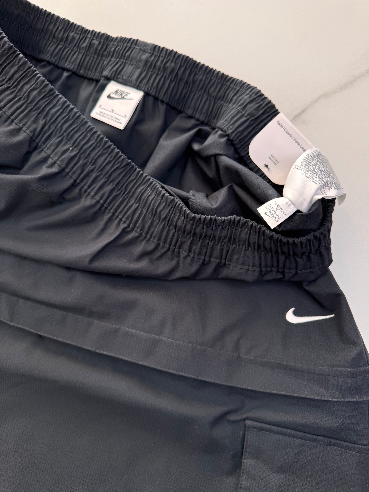 Nike Sportswear Essential Women’s Mid-Rise Woven Cargo Midi Skirt