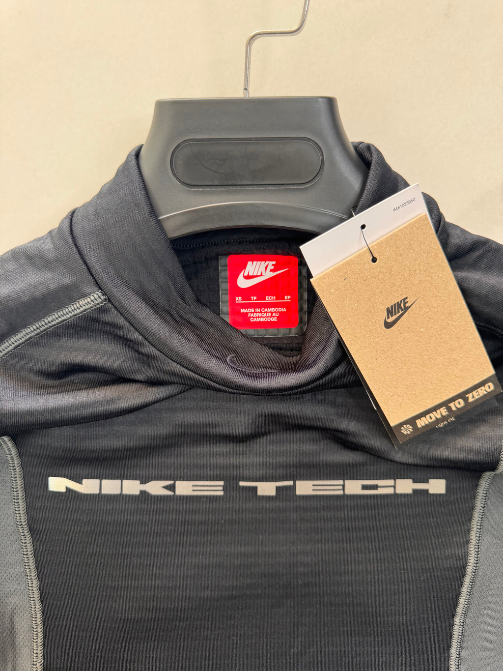 Nike tech base layer