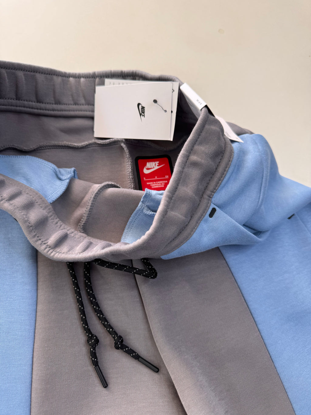 Nike tech colour block openhem fleece