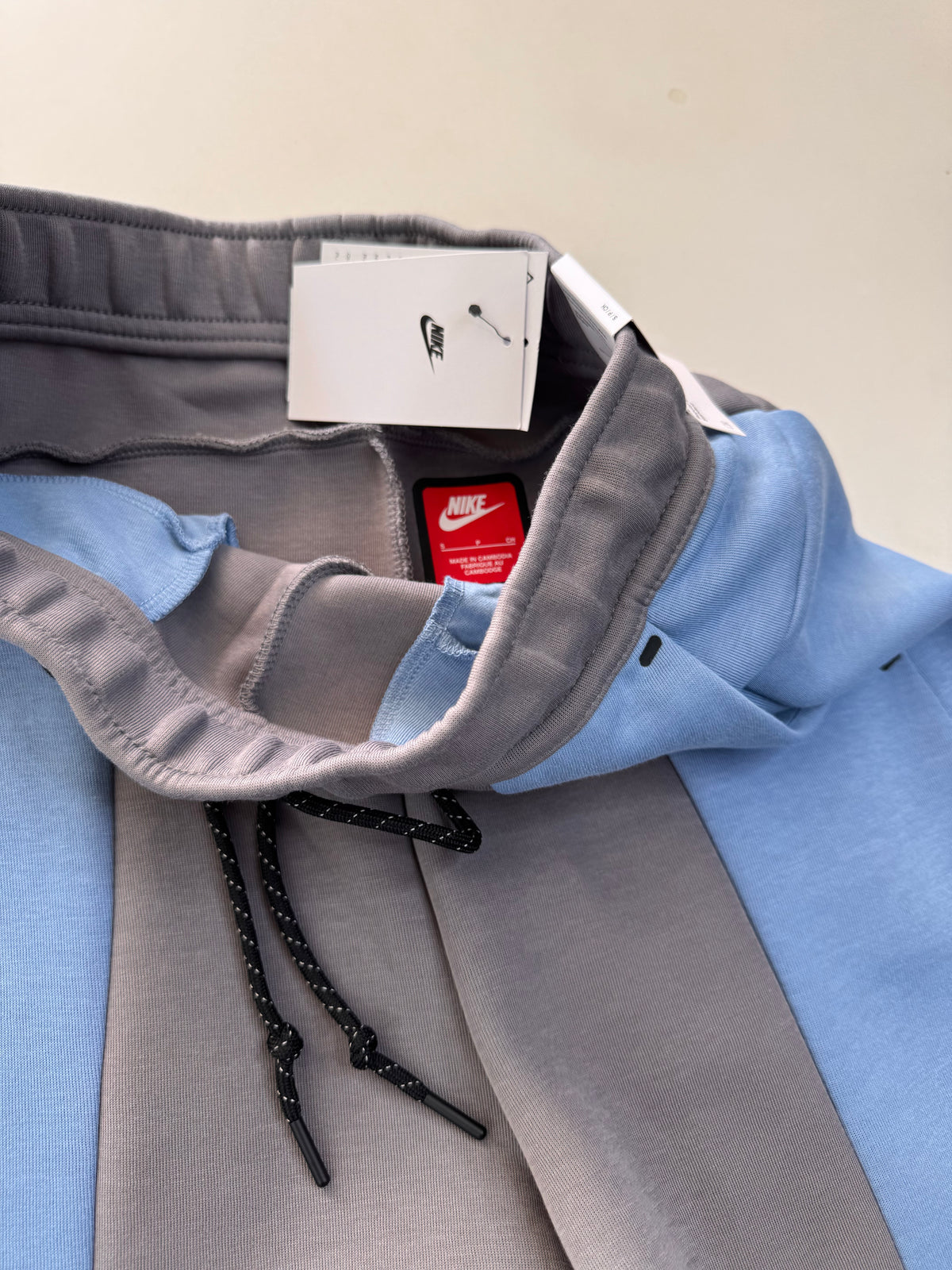 Nike tech colour block openhem fleece