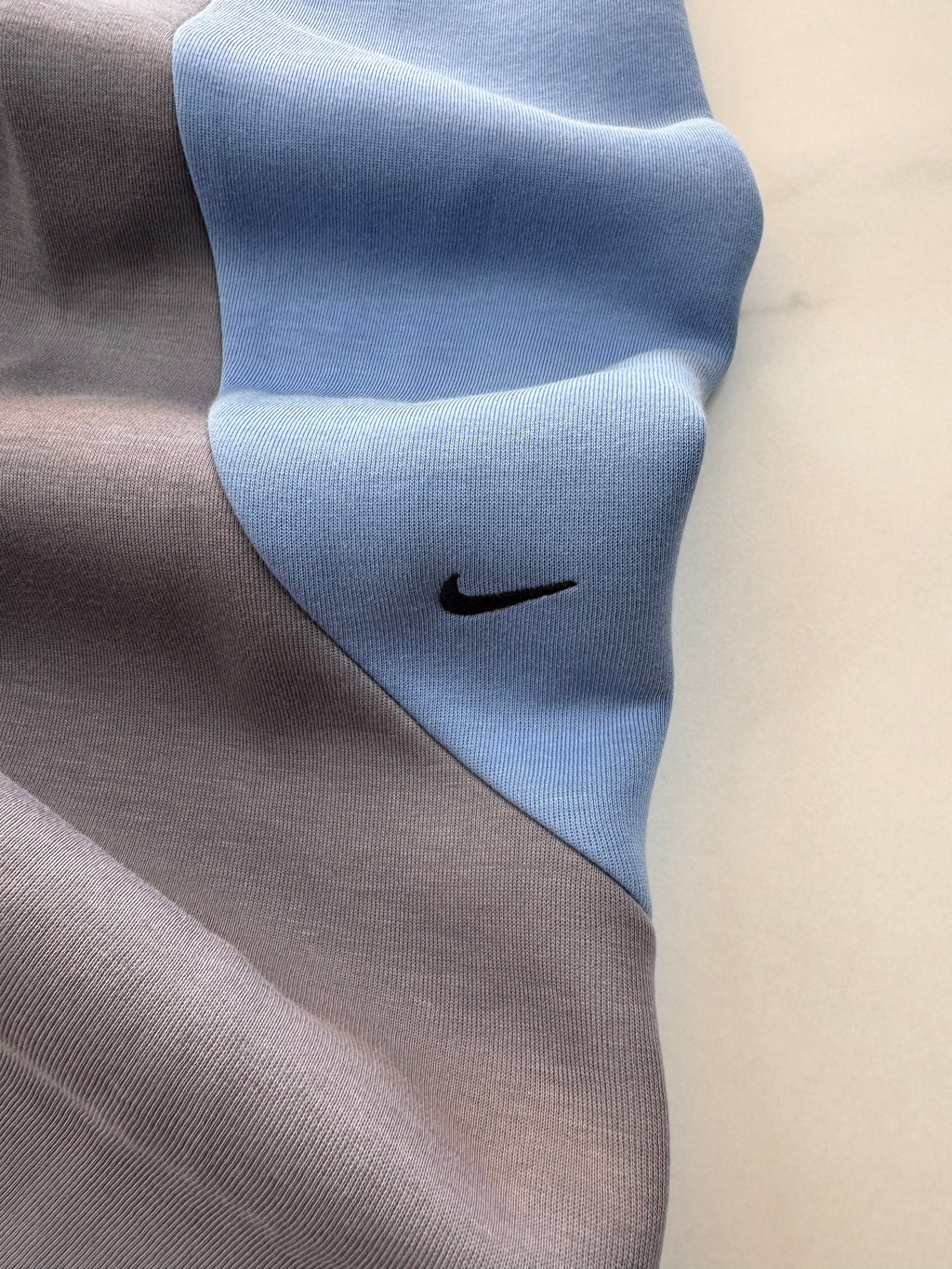 Nike tech colour block openhem fleece