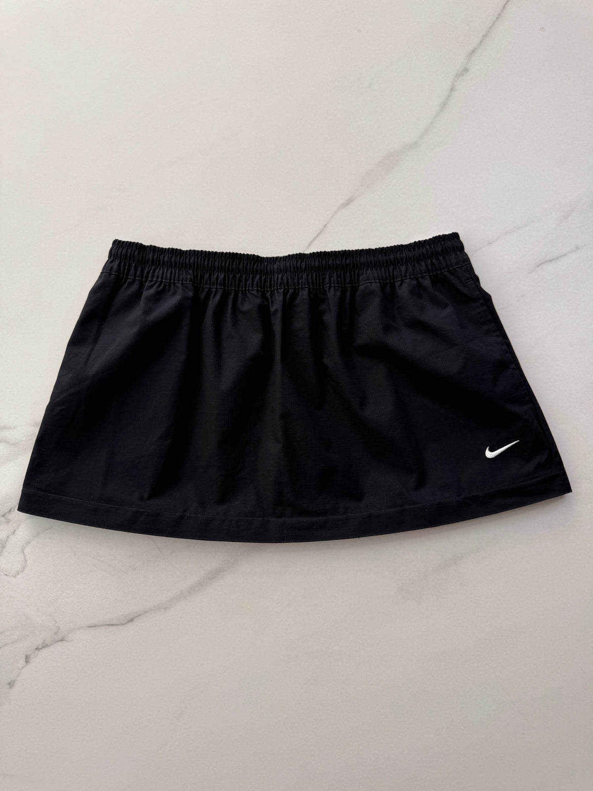 Nike Sportswear Essential Women’s Mid-Rise Woven Cargo Midi Skirt