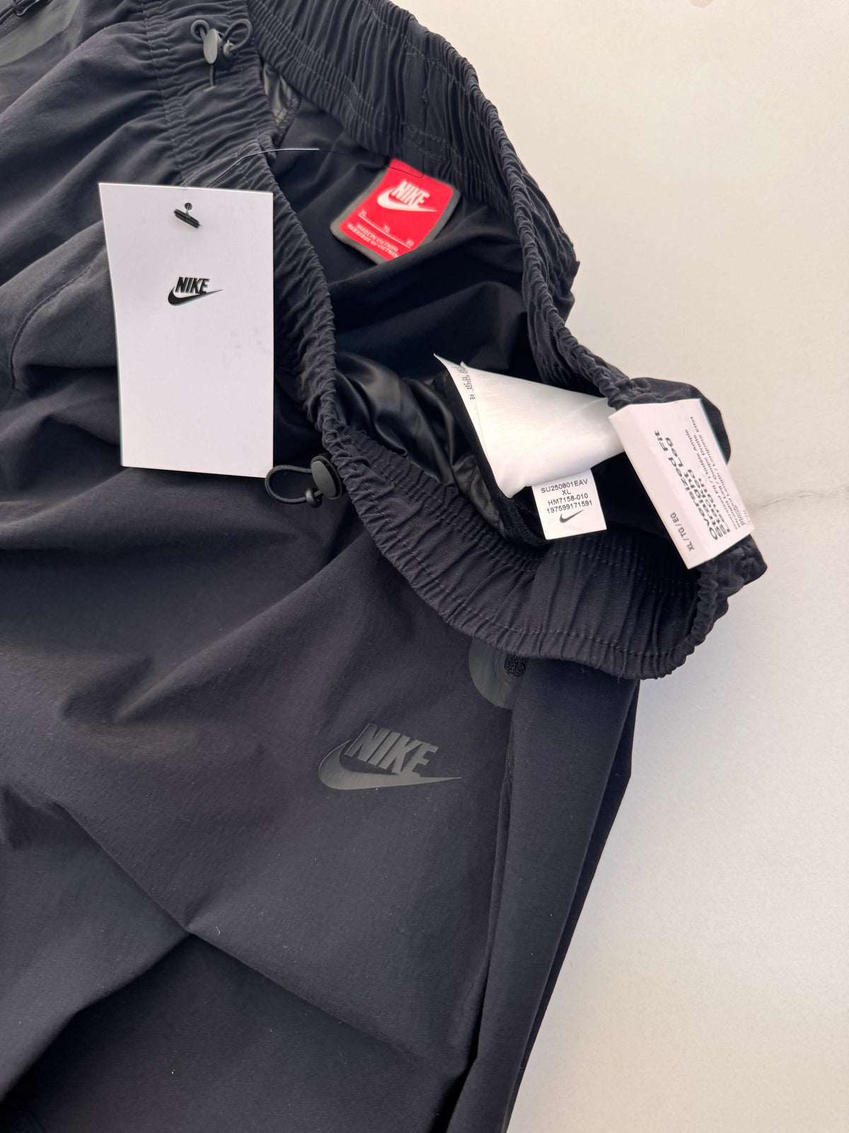 Nike Tech – Pantalón oversize de tejido Woven