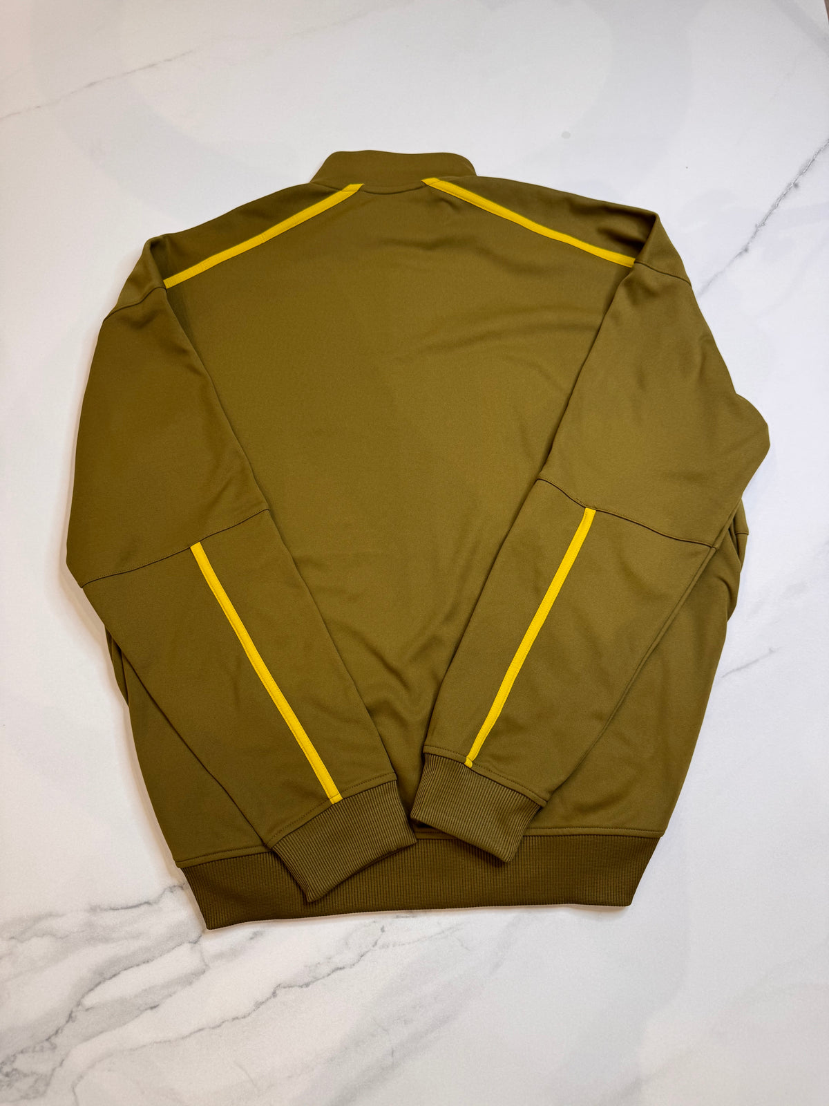 Nikecourt heritage olive